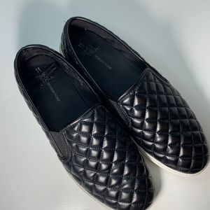 Time and Tru memory foam manmade black quilted slip on shoes size 11
